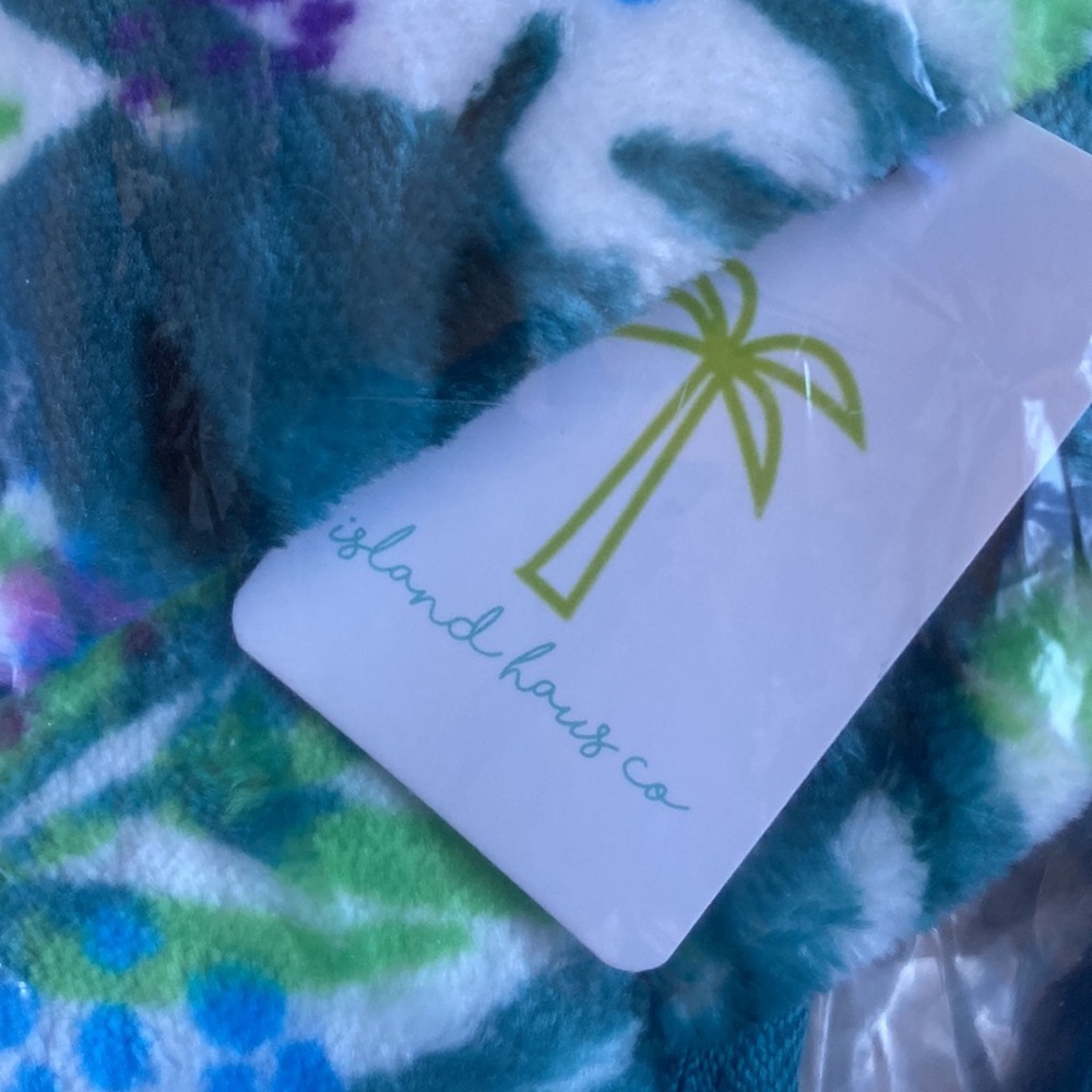 Spa Slippers - Picture 2 of 5